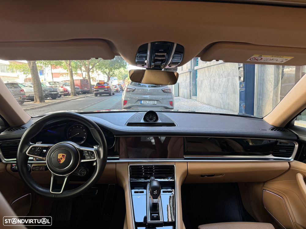 Porsche Panamera 4 E-Hybrid - 16