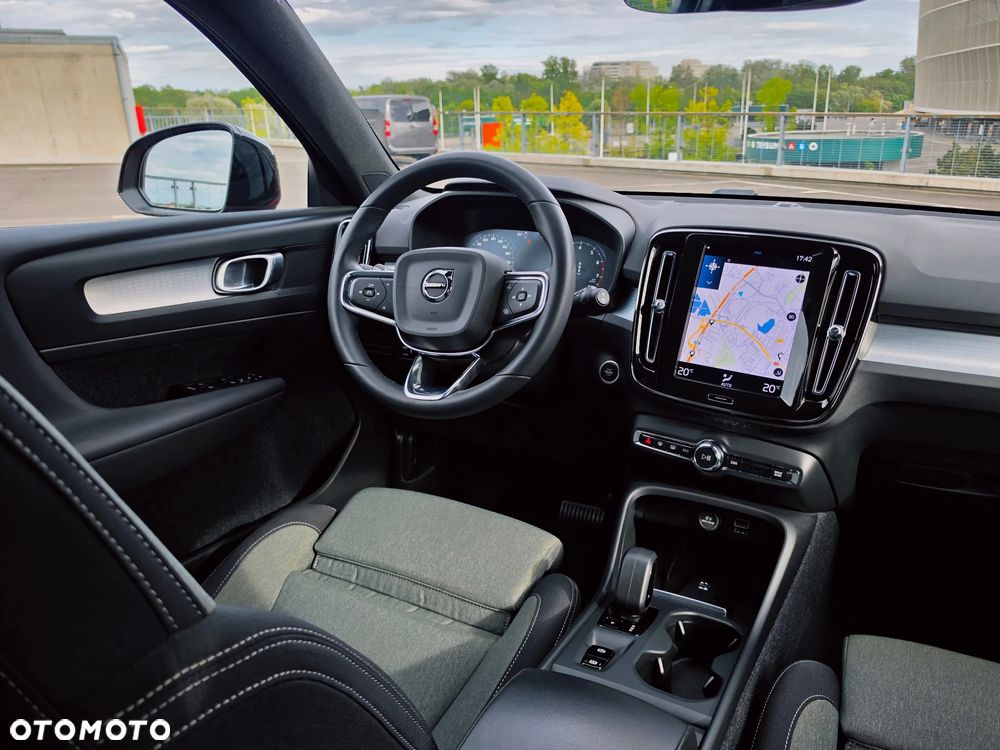 Volvo XC 40 T3 R-Design - 25
