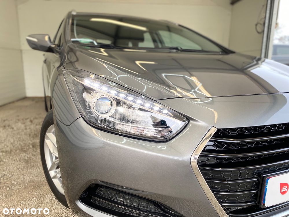 Hyundai i40 Kombi blue 1.6 Trend - 18