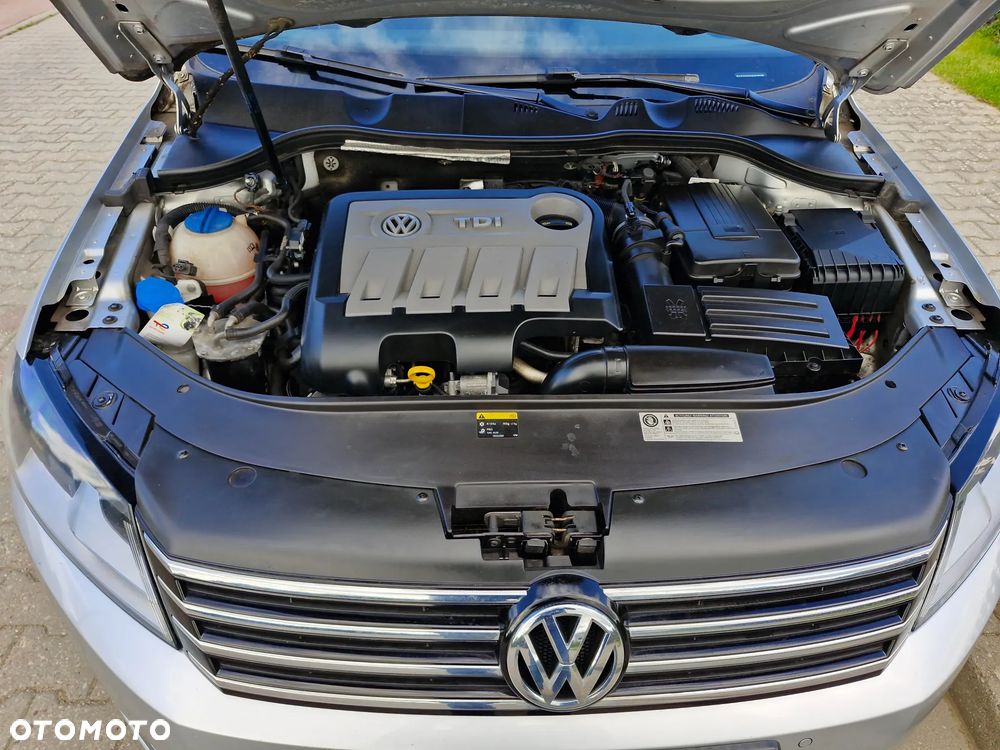 Volkswagen Passat 2.0 TDI Comfortline - 25