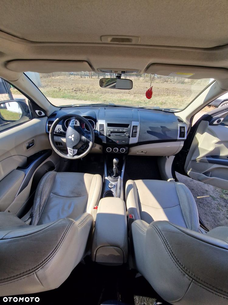 Mitsubishi Outlander 2.0 DI-D 4WD Instyle - 8