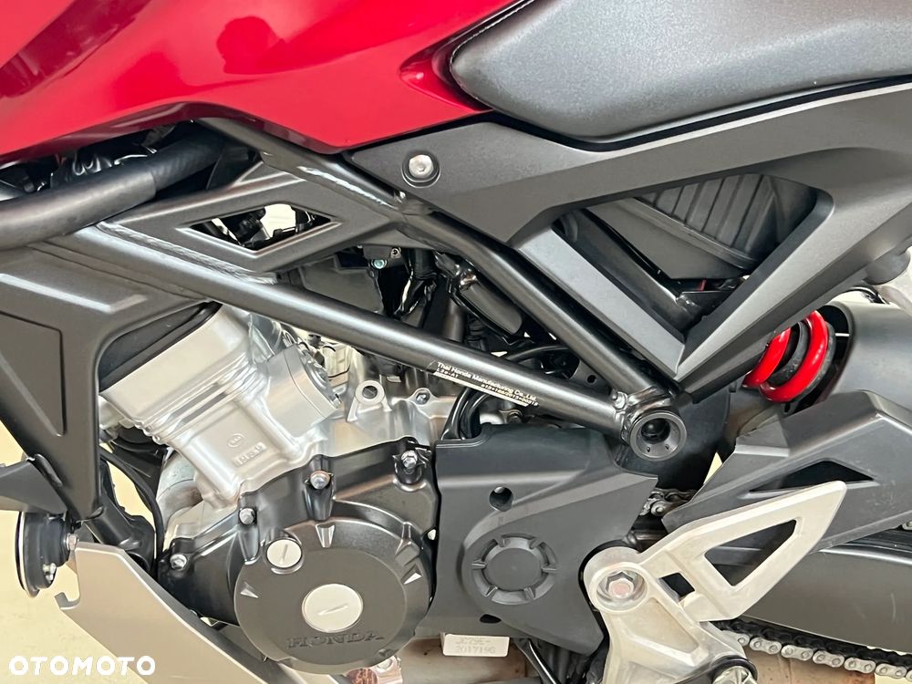 Honda CB - 12