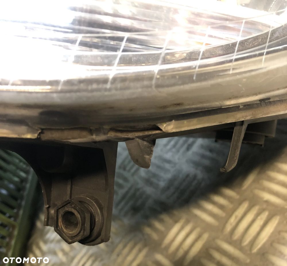 VW POLO IV 9N LIFT LAMPA PRAWA I LEWA PRZÓD - 9