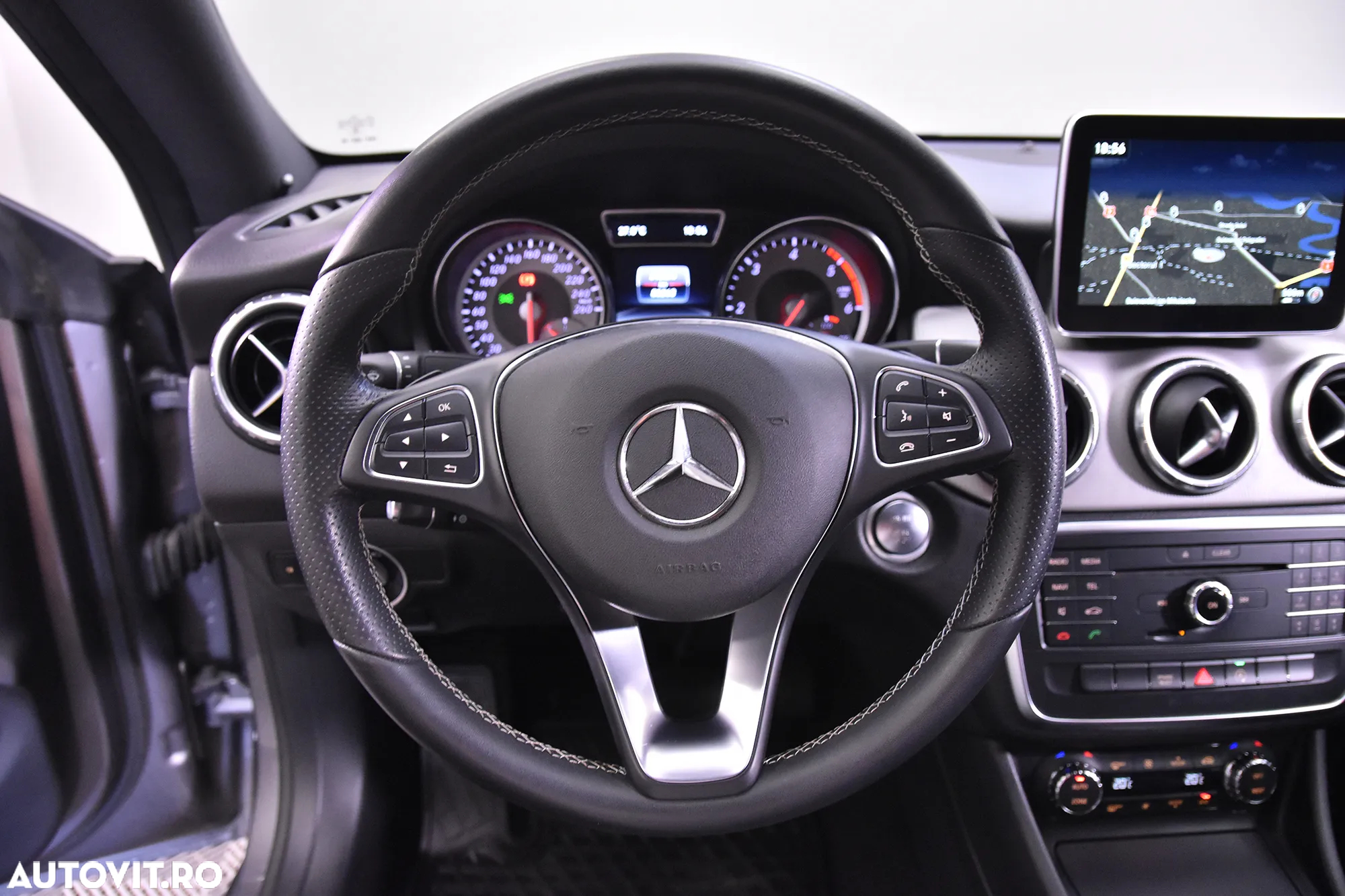 Mercedes-Benz CLA 220 d Aut. - 16