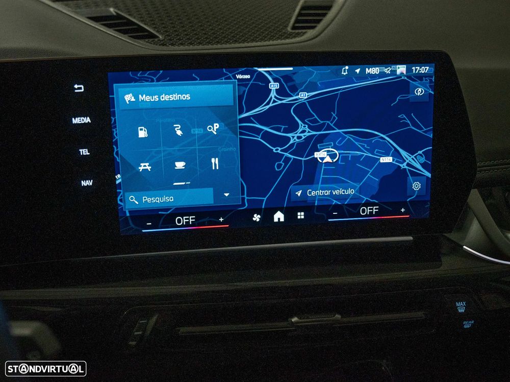 BMW iX1 eDrive20 Pack Desportivo M - 12