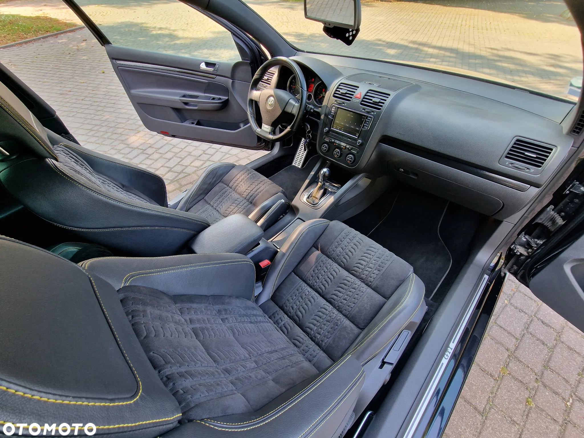Volkswagen Golf 2.0 GTI DSG Pirelli - 27