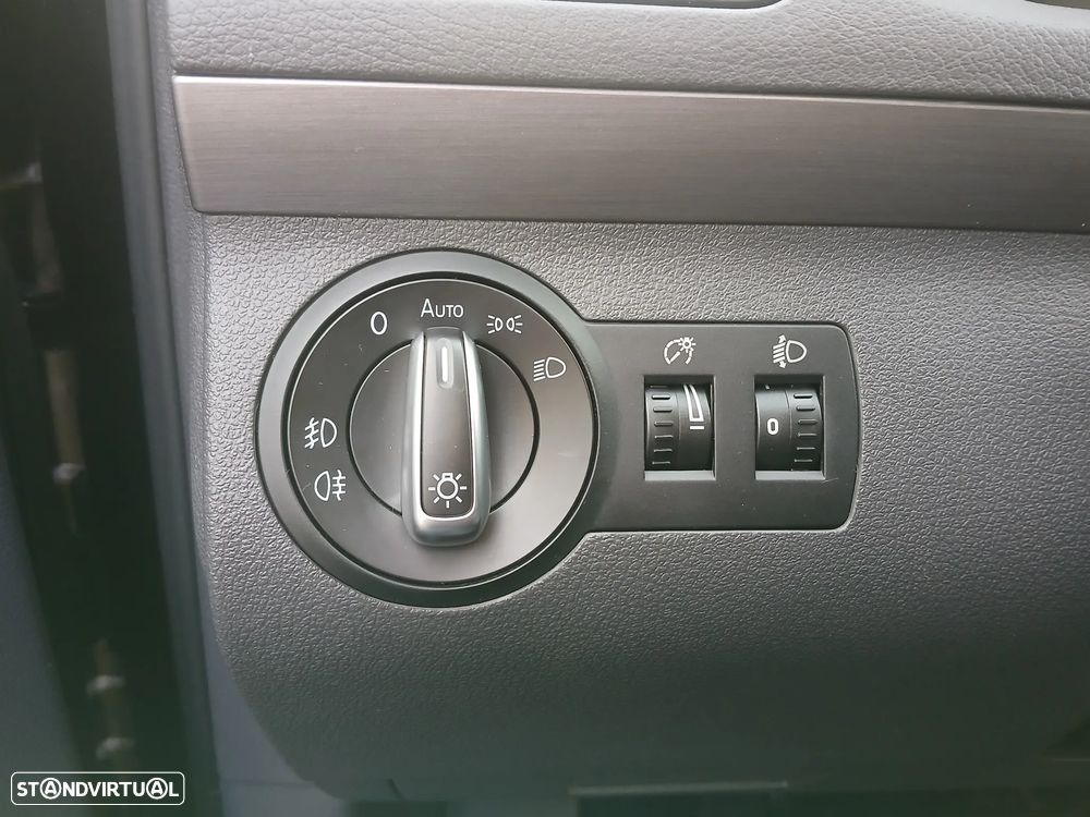 VW Touran 1.6 TDI Blue.Highine 7L - 28