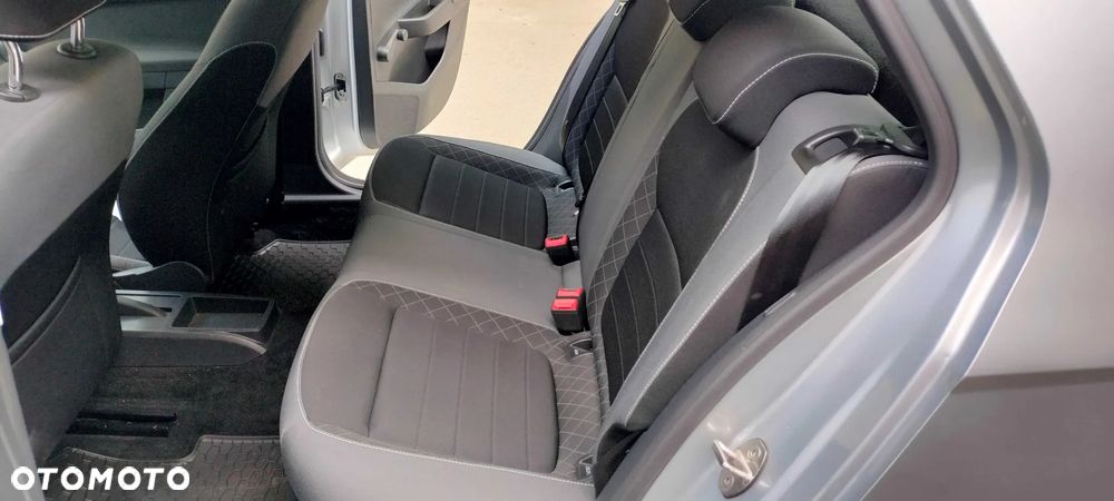 Skoda Fabia 1.0 Active - 8