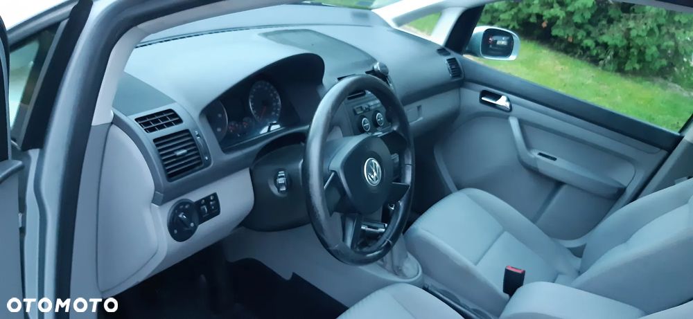 Volkswagen Touran 1.9 TDI Conceptline - 10