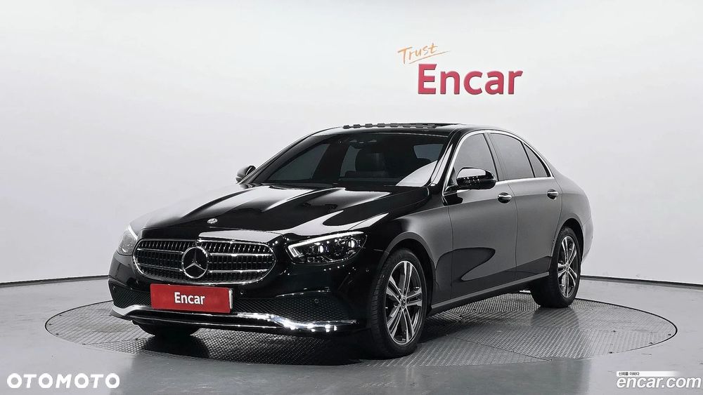 Mercedes-Benz Klasa E 200 4Matic 9G-TRONIC Avantgarde - 2