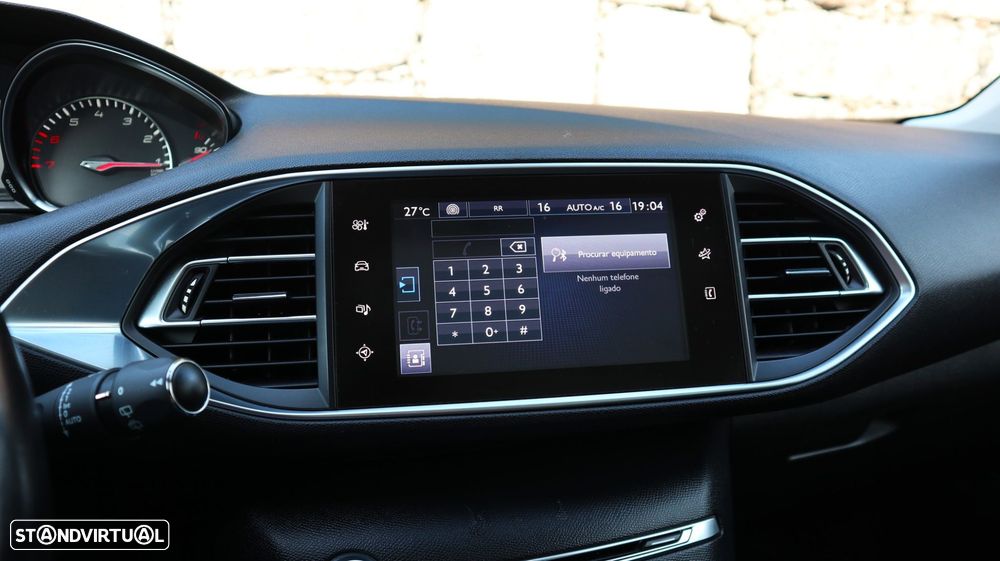 Peugeot 308 1.2 PureTech Allure EAT6 - 30
