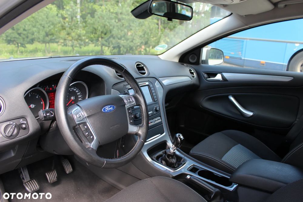 Ford Mondeo 2.0 TDCi Ghia - 18