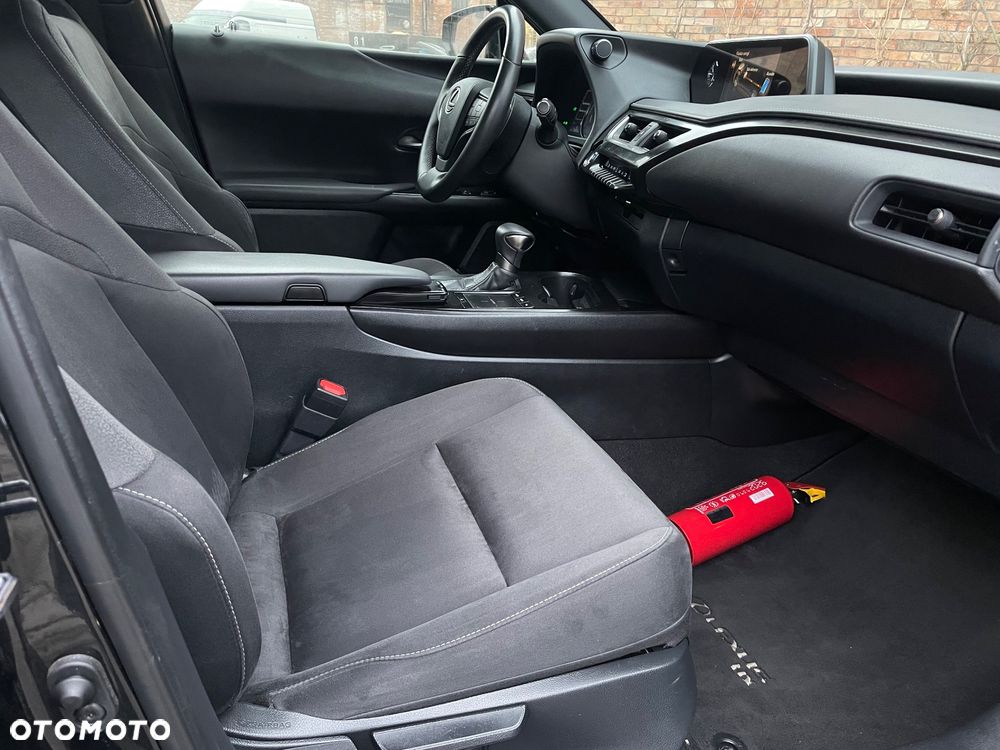 Lexus UX 250h Business Edition - 13