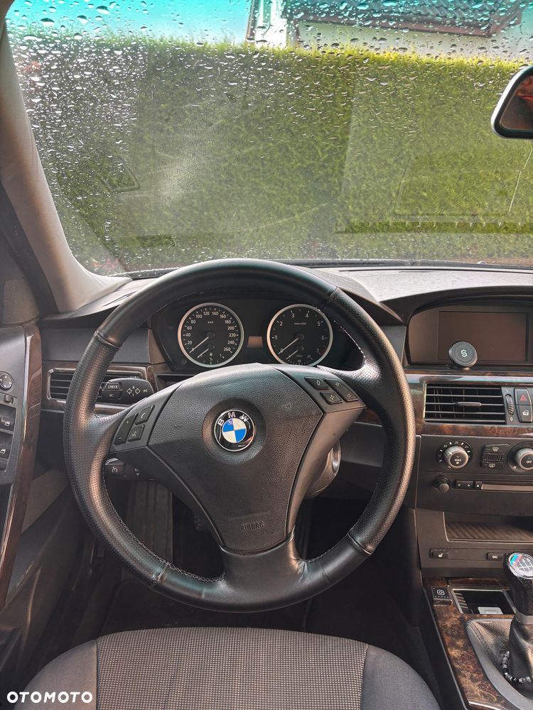 BMW Seria 5 525i - 6