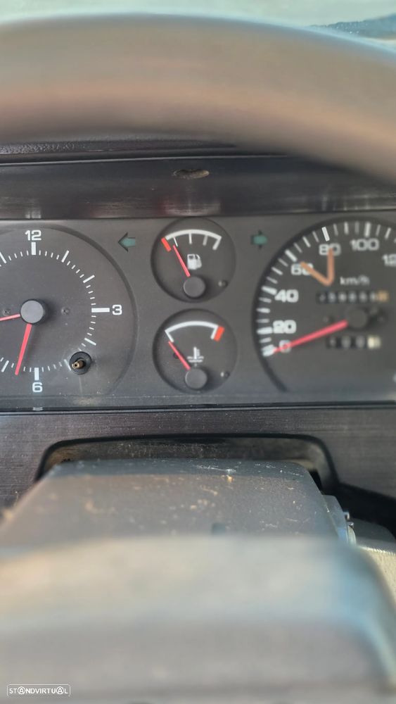 Nissan Pick Up - 16