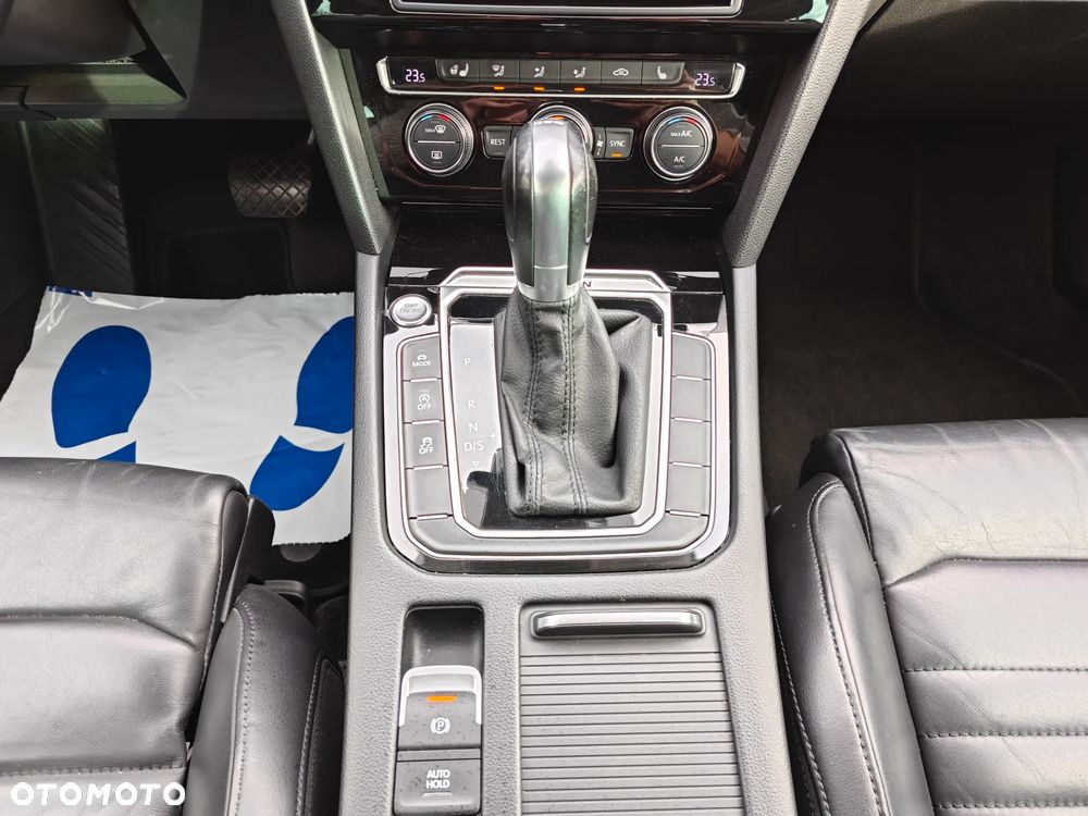 Volkswagen Passat Variant 2.0 TDI Bi-Turbo BMT 4Mot Highline DSG - 30