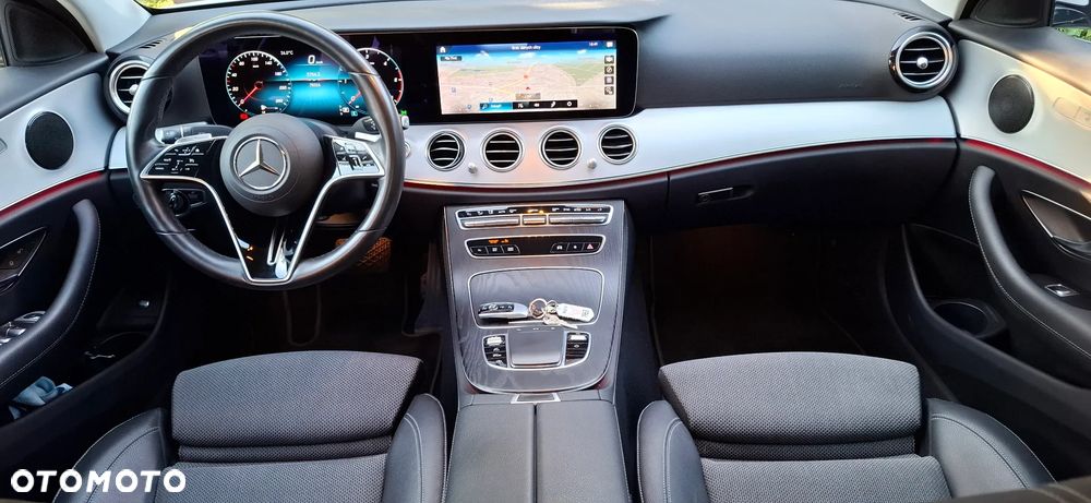 Mercedes-Benz Klasa E 200 d 9G-TRONIC - 16