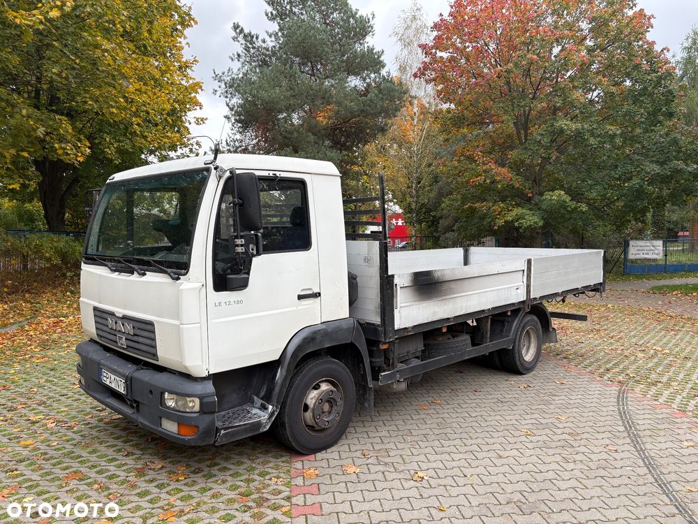 MAN LE12.180 4X2 BB - 1