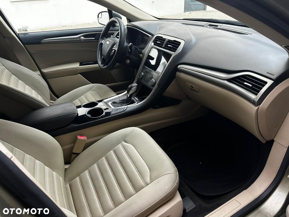 Ford Fusion - 7