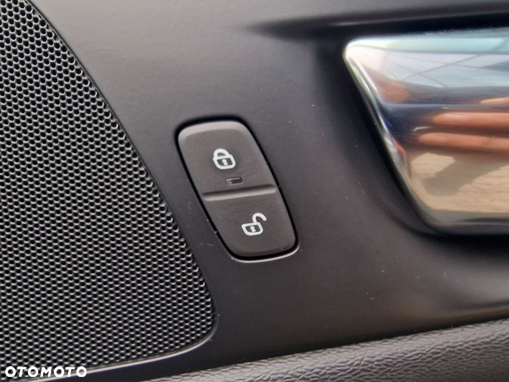 Volvo V60 Cross Country - 16