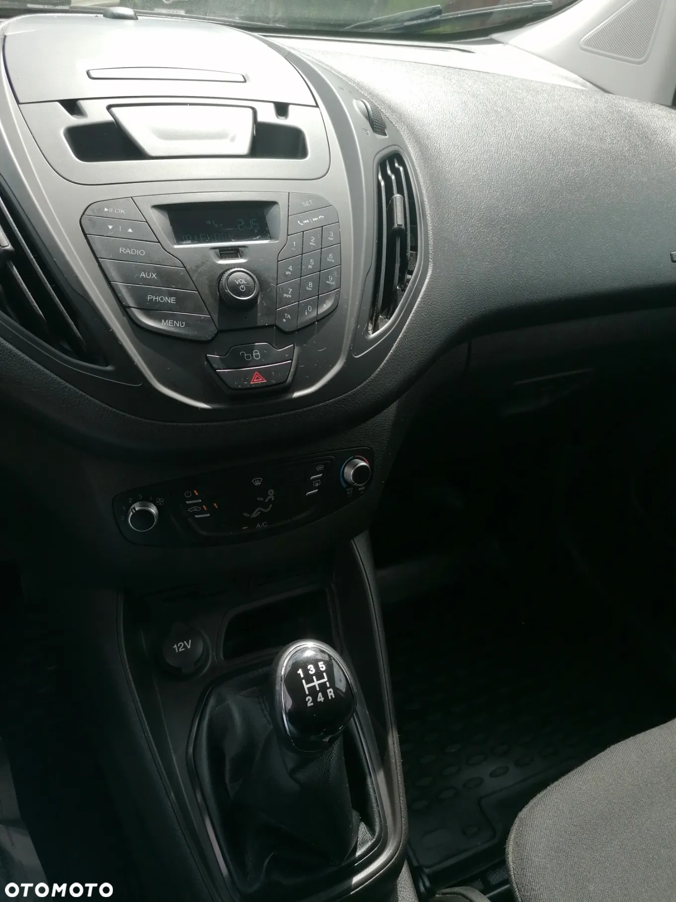 Ford Transit Courier - 16