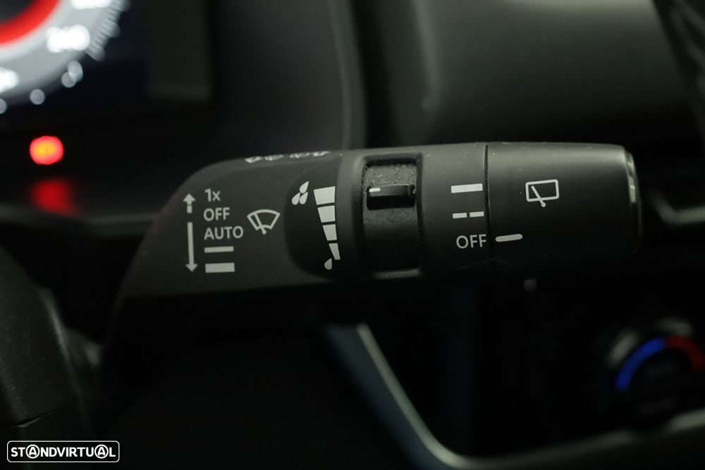 Nissan Qashqai 1.3 DIG-T N-Connecta Xtronic - 18
