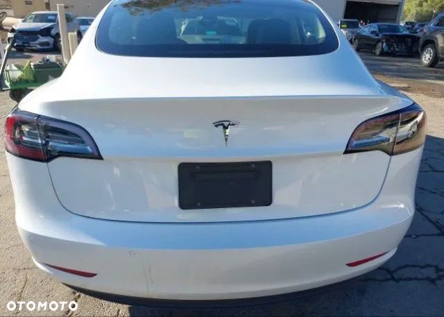 Tesla Model 3 RWD Premium - 6