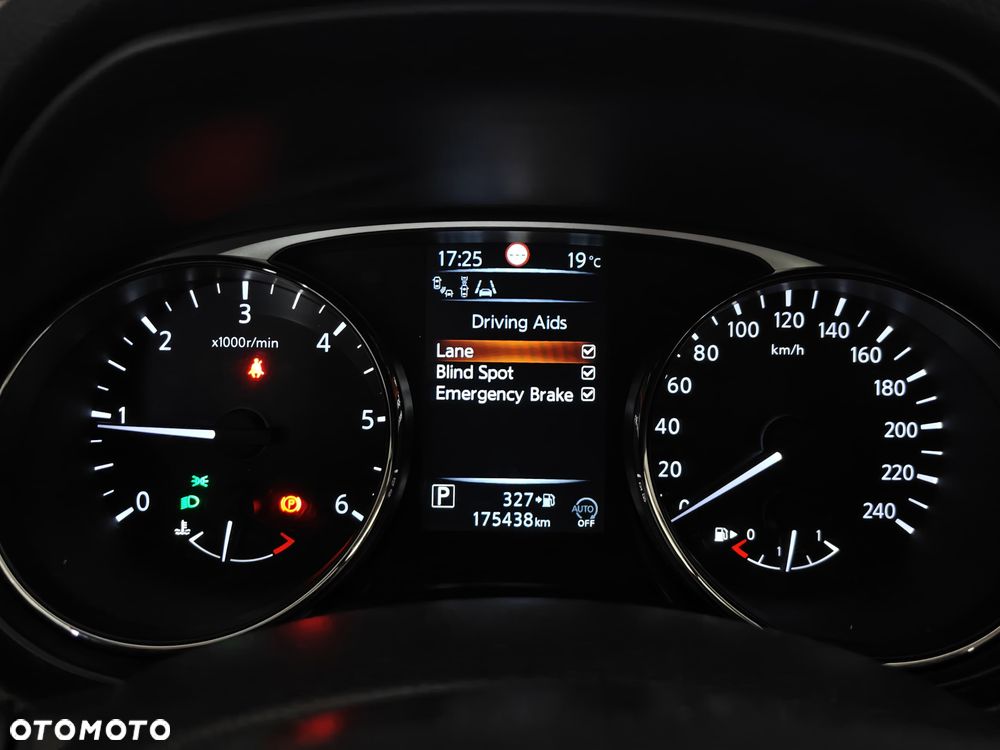 Nissan X-Trail - 18