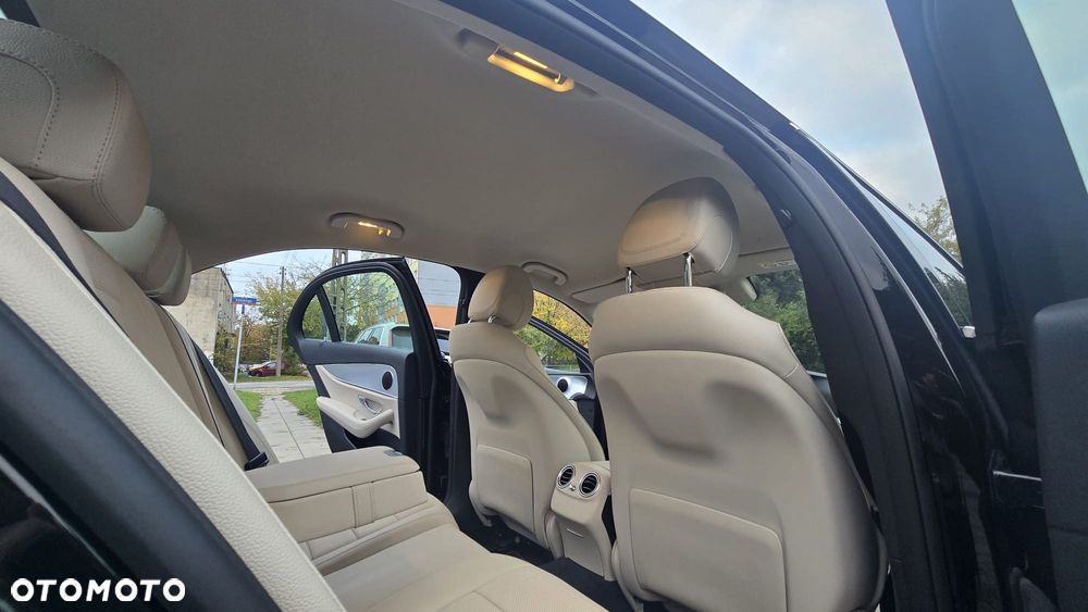 Mercedes-Benz Klasa E - 9