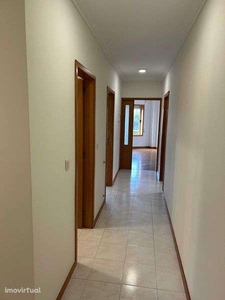 Apartamento T2 com Suite | 104 m² | Garagem | Grijó (Seixezelo) - Grande imagem: 4/12