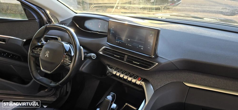 Peugeot 3008 Plug-In Hybrid 225 e-EAT8 Allure Pack - 56