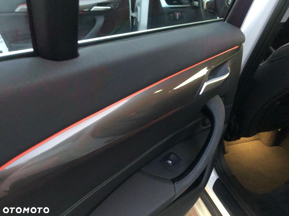 BMW X1 sDrive18d xLine - 23