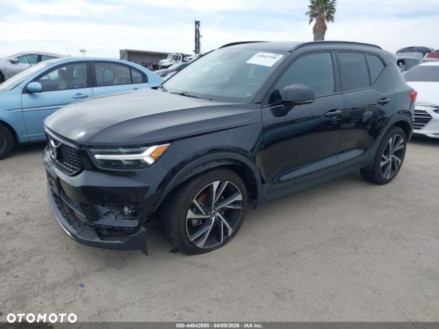 Volvo XC 40 T5 AWD Geartronic R-Design - 2