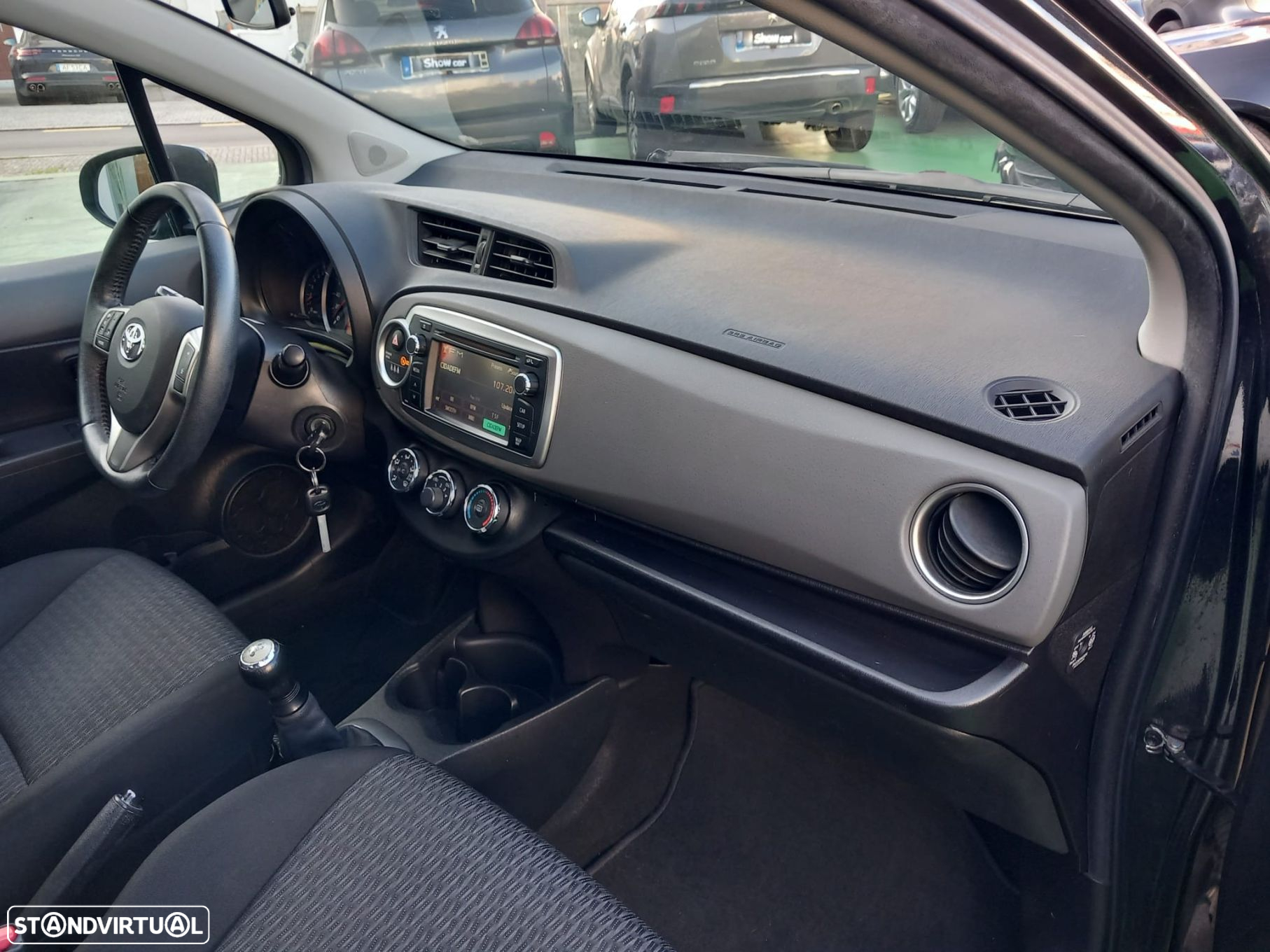 Toyota Yaris 1.0 VVT-i Comfort+P.Style +Navi - 11