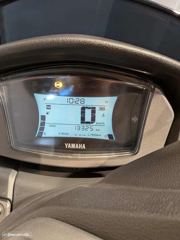 Yamaha NMAX - 4