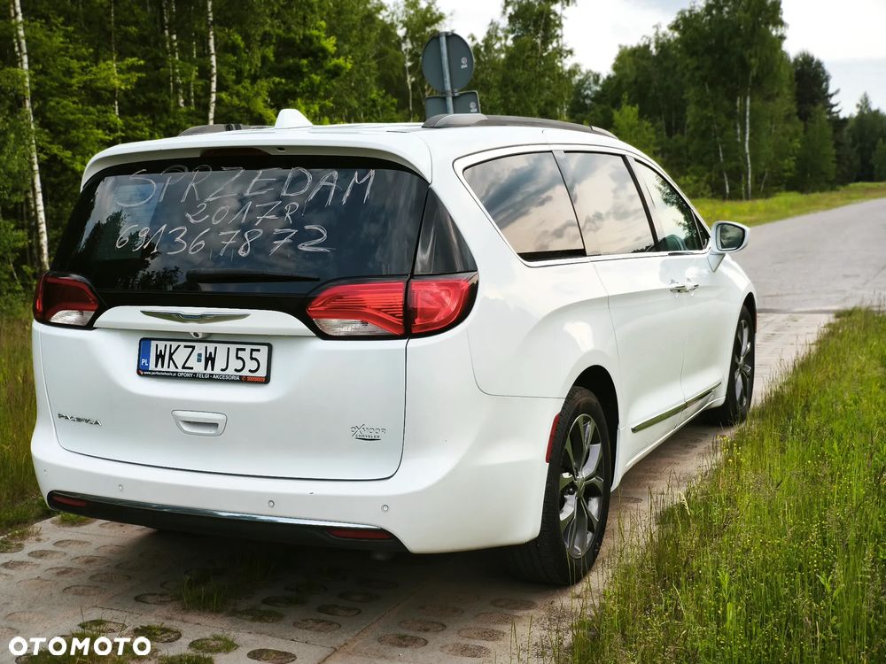 Chrysler Pacifica - 5