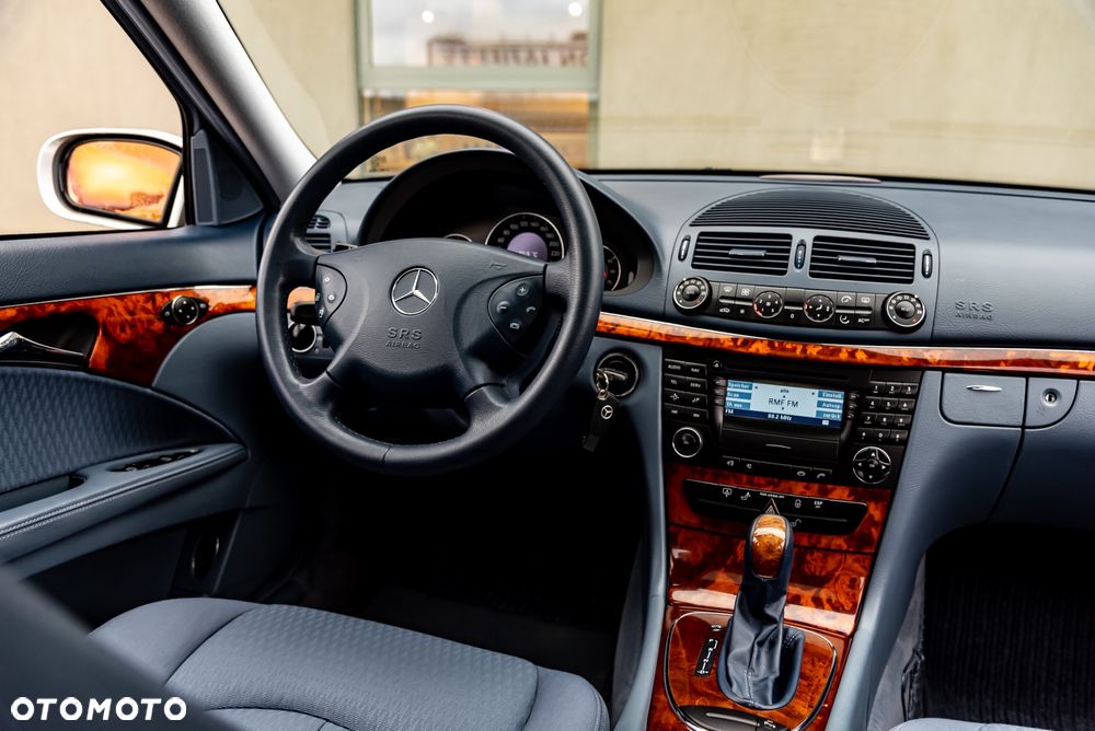 Mercedes-Benz Klasa E 200 Kompressor Automatik Elegance - 28