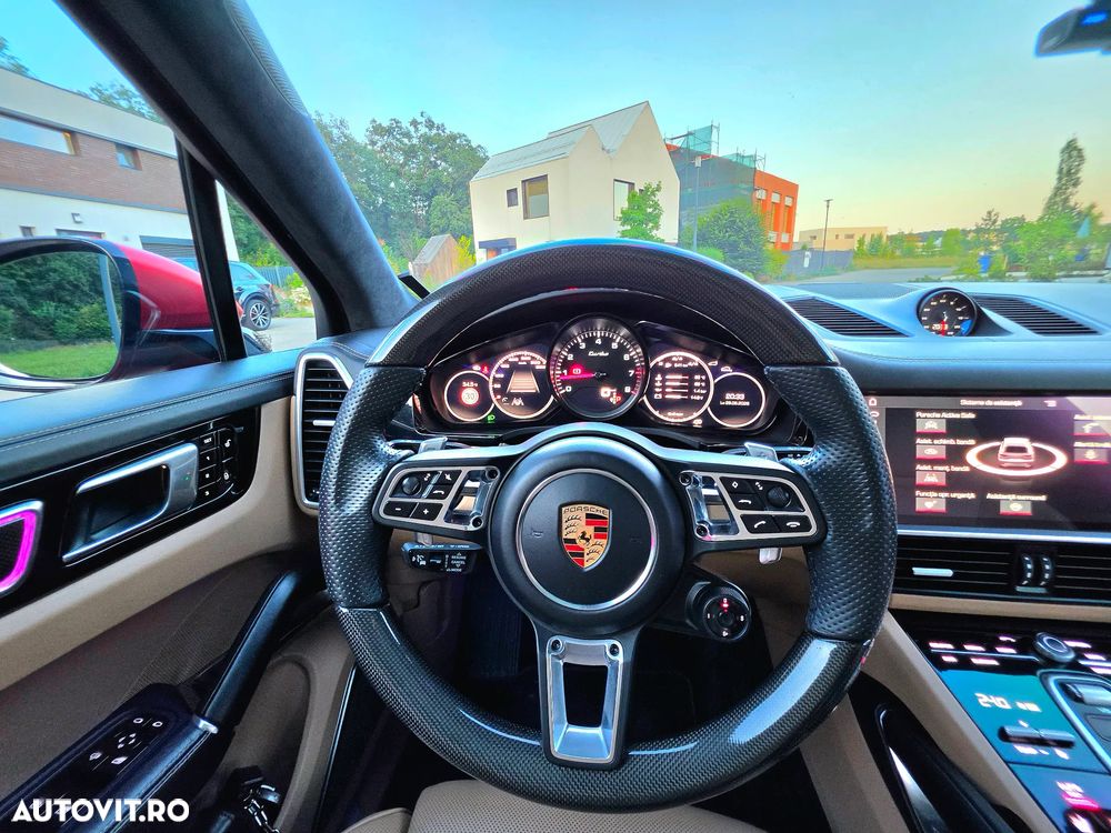 Porsche Cayenne Turbo - 9