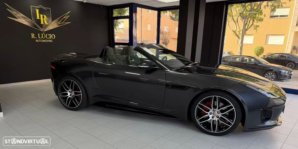 Jaguar F-Type 2.0 i4 Chequered Flag - 30