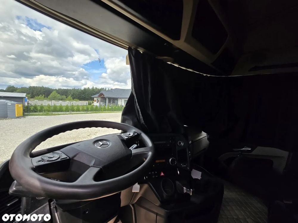 Mercedes-Benz Actros - 18