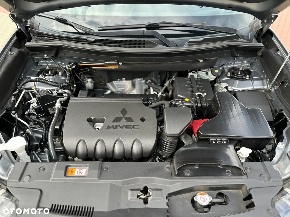 Mitsubishi Outlander 2.0 2WD SUV-Star - 27