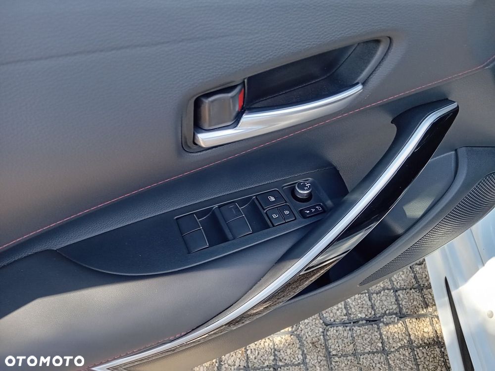 Toyota Corolla 2.0 Hybrid GR Sport - 24