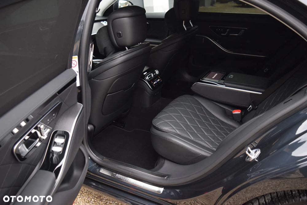 Mercedes-Benz Klasa S 400 d 4Matic 9G-TRONIC - 36