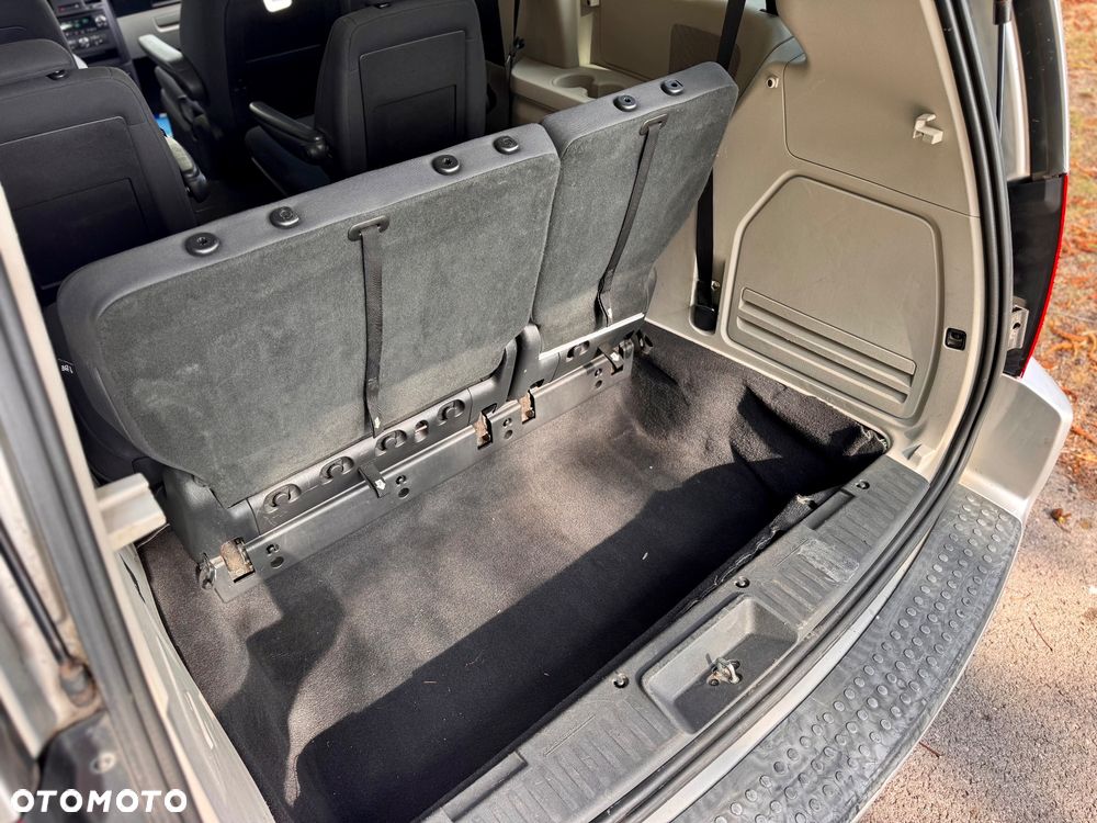 Chrysler Grand Voyager 2.8 CRD Automatik LX - 16