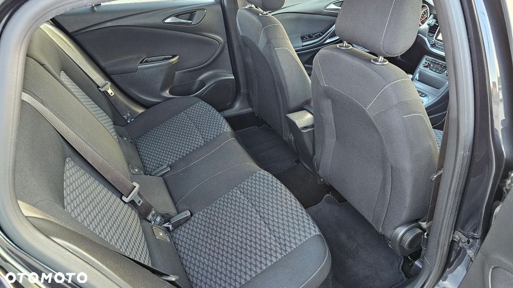 Opel Astra 1.4 Turbo Business - 18