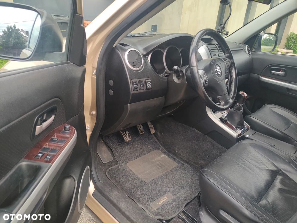 Suzuki Grand Vitara 2.0 De luxe - 6