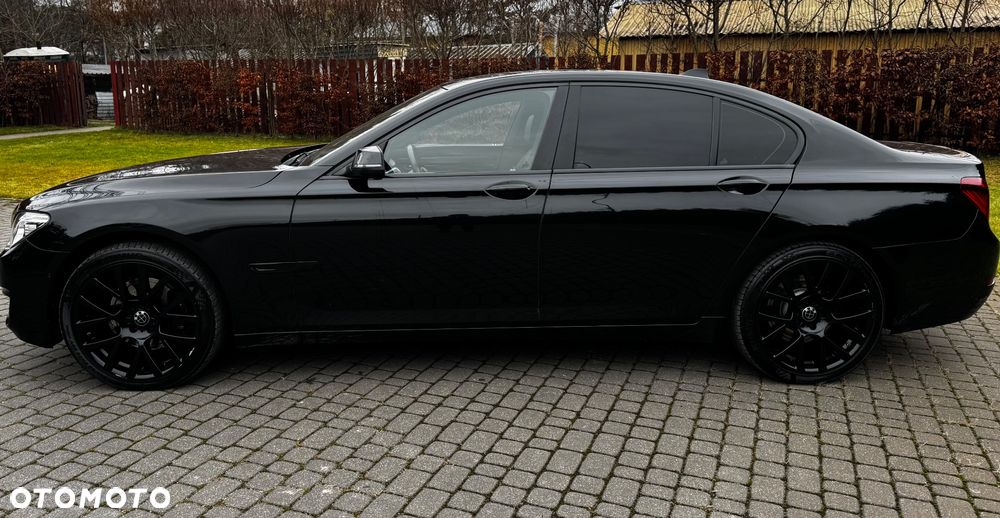 BMW Seria 7 740d Edition Exclusive - 15