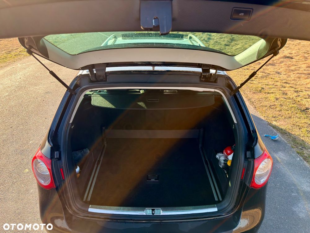 Volkswagen Passat 2.0 TDI DPF Highline - 12