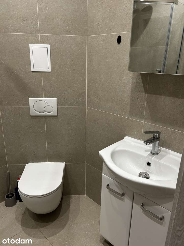 Przytulna kawalerka 23.5 m² – osobna kuchnia, po remoncie łazienki