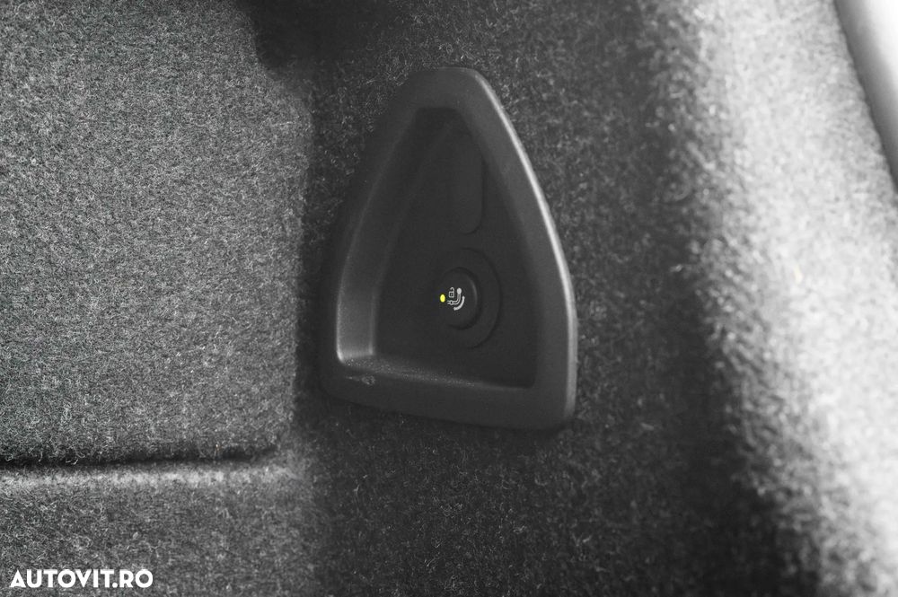 BMW Seria 5 520d xDrive Aut. - 31